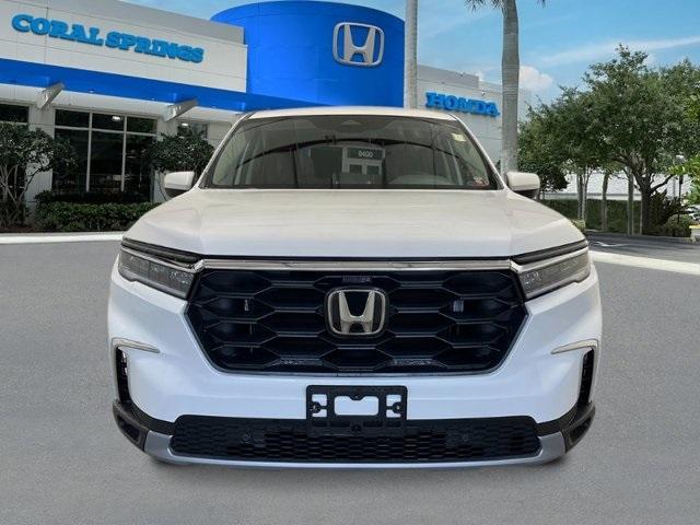 new 2025 Honda Pilot car, priced at $48,180