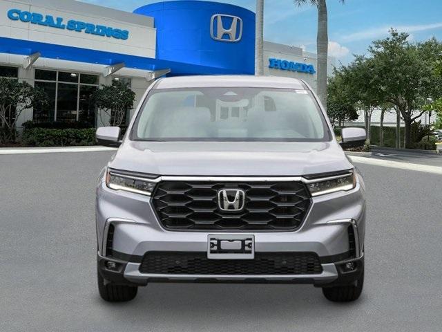 new 2025 Honda Pilot car, priced at $45,680