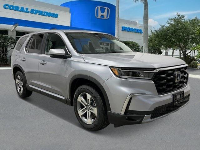 new 2025 Honda Pilot car, priced at $47,825