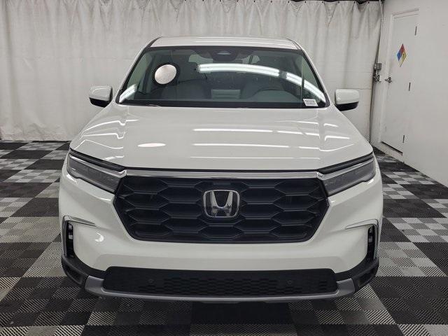 used 2025 Honda Pilot car, priced at $45,890