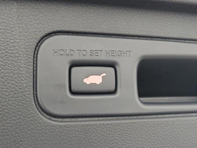 used 2025 Honda Pilot car, priced at $45,890