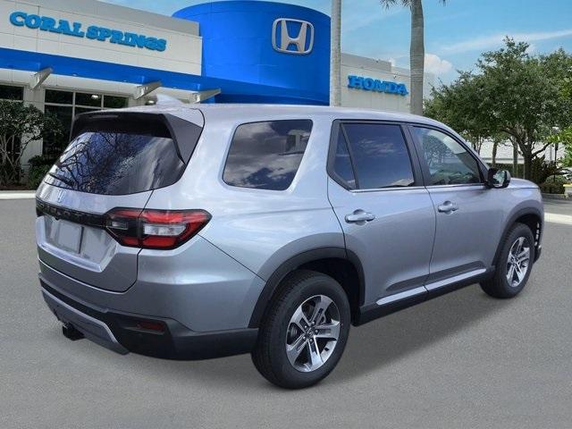 new 2025 Honda Pilot car, priced at $45,700