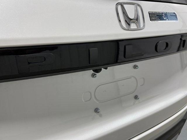 new 2025 Honda Pilot car, priced at $55,760