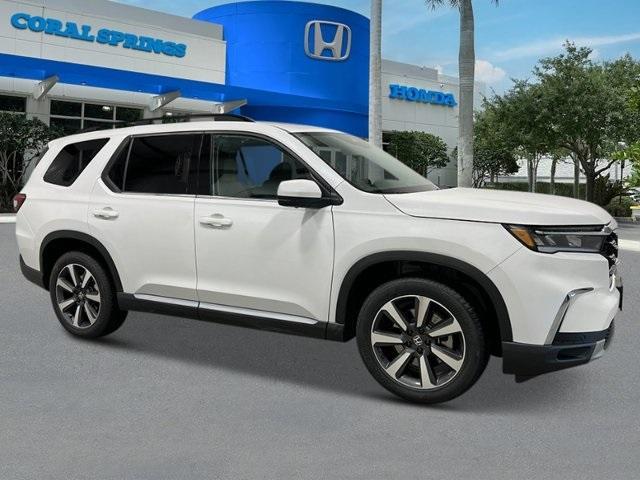 new 2025 Honda Pilot car, priced at $55,760
