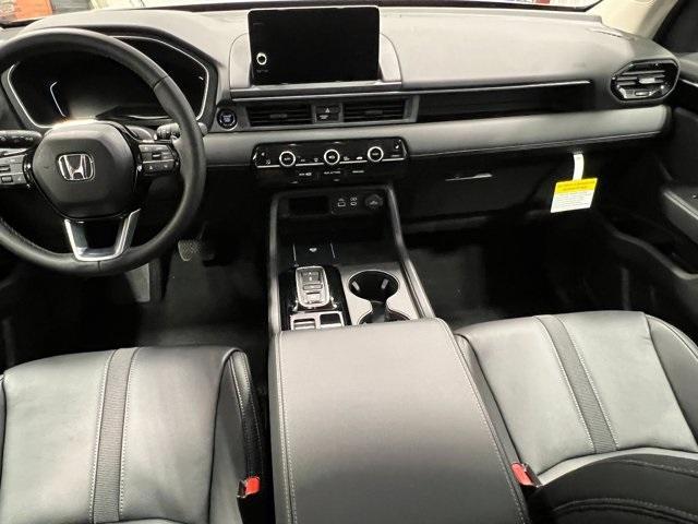 new 2025 Honda Pilot car, priced at $47,800