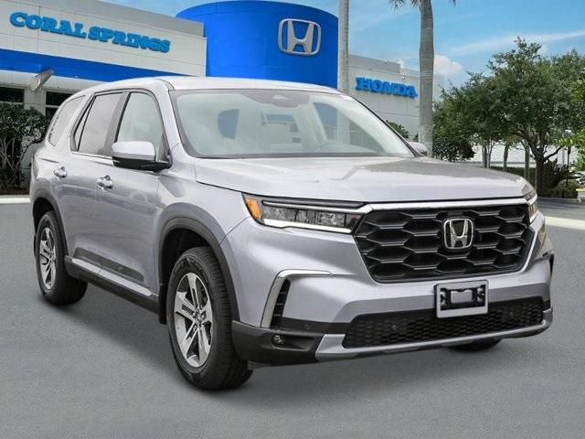 new 2025 Honda Pilot car, priced at $44,950