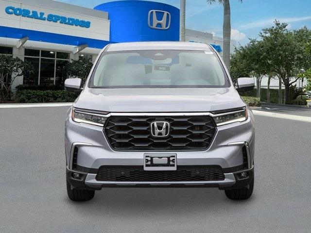 new 2025 Honda Pilot car, priced at $44,950