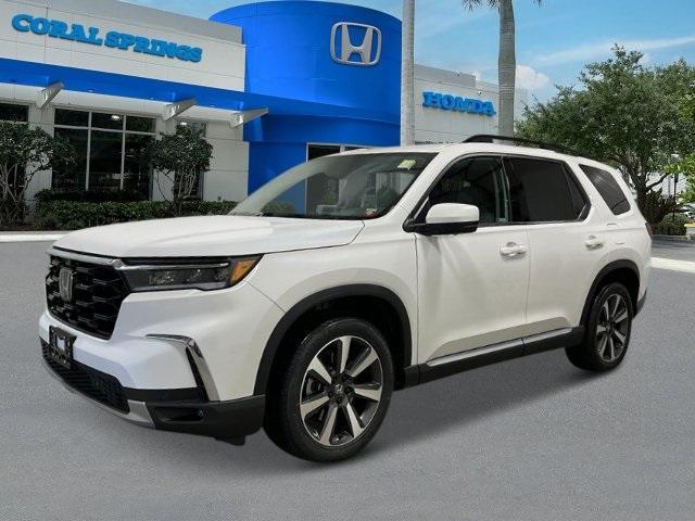 new 2025 Honda Pilot car, priced at $54,930