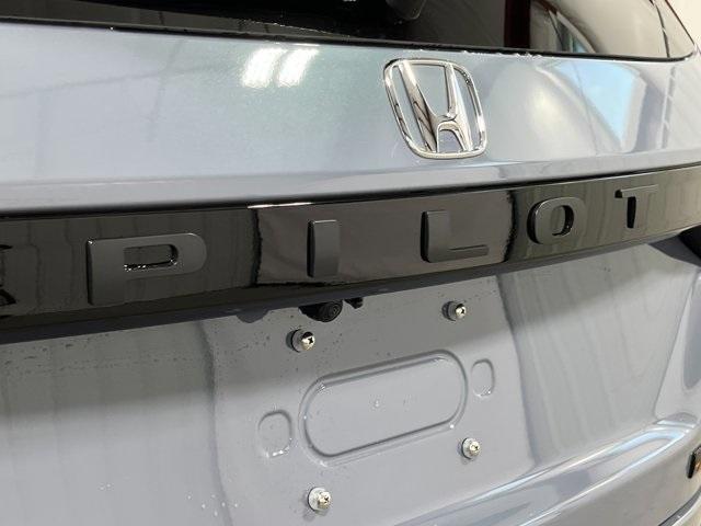 new 2025 Honda Pilot car, priced at $51,830