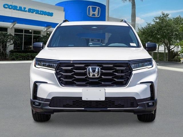 new 2025 Honda Pilot car, priced at $42,835