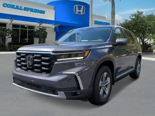 new 2025 Honda Pilot car, priced at $45,625