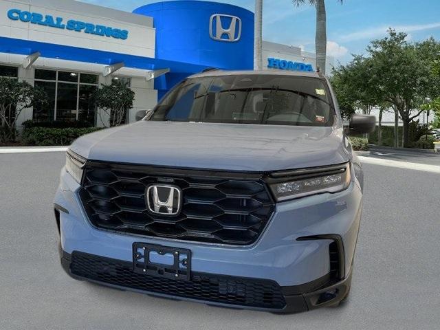 new 2025 Honda Pilot car, priced at $44,205