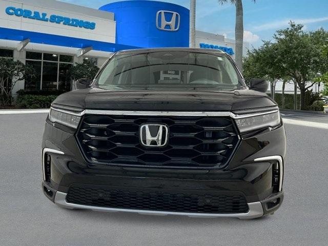 new 2025 Honda Pilot car, priced at $47,050