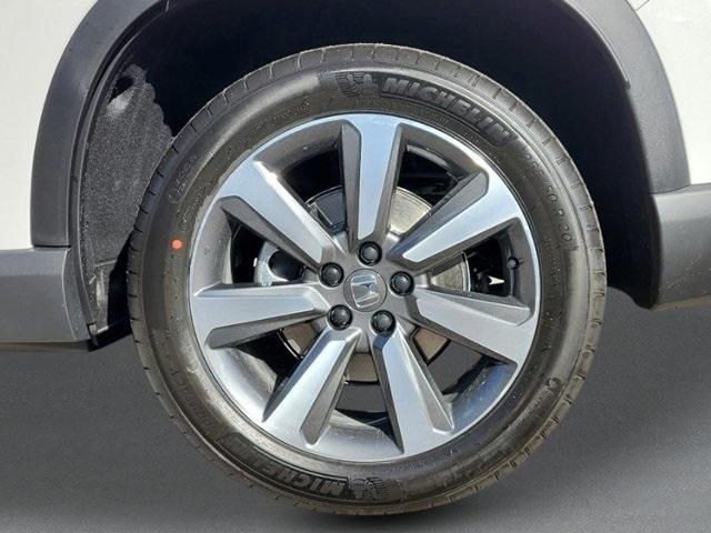 new 2025 Honda Pilot car, priced at $50,135