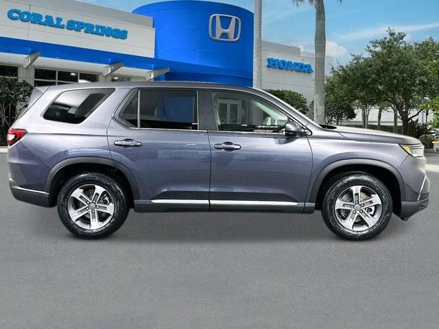 new 2025 Honda Pilot car, priced at $45,645