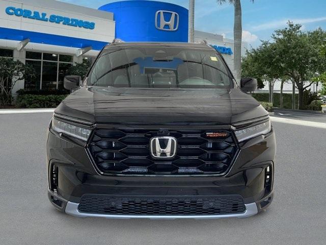 new 2025 Honda Pilot car, priced at $51,375
