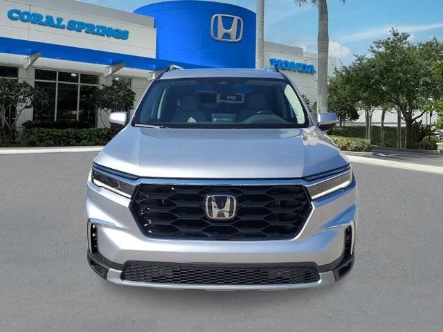 new 2025 Honda Pilot car, priced at $48,895