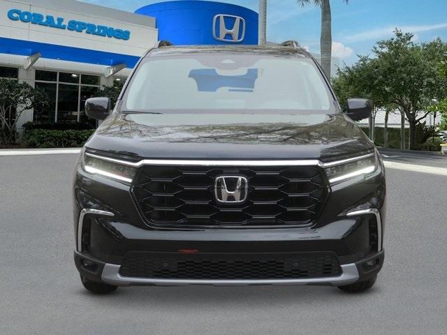 new 2025 Honda Pilot car, priced at $48,895