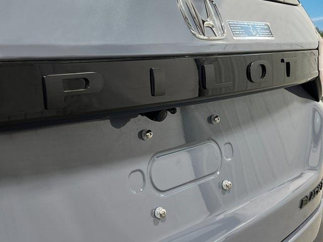 new 2025 Honda Pilot car, priced at $57,215