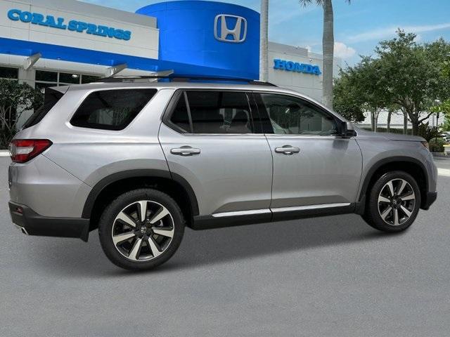 new 2025 Honda Pilot car, priced at $50,995