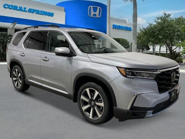 new 2025 Honda Pilot car, priced at $50,995