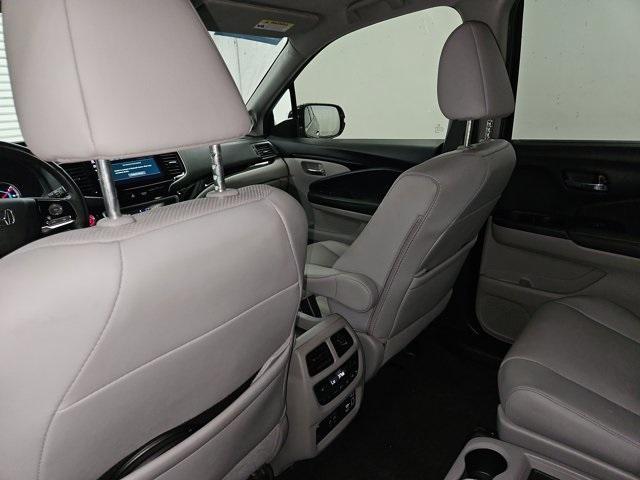 used 2022 Honda Pilot car, priced at $37,590