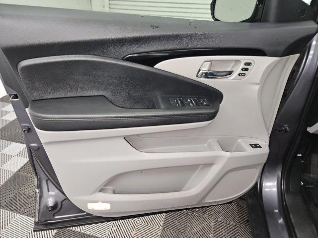 used 2022 Honda Pilot car, priced at $37,590