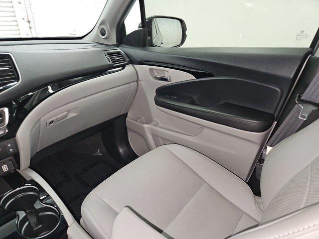used 2022 Honda Pilot car, priced at $37,590