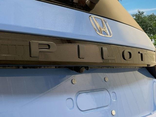 new 2025 Honda Pilot car, priced at $51,830