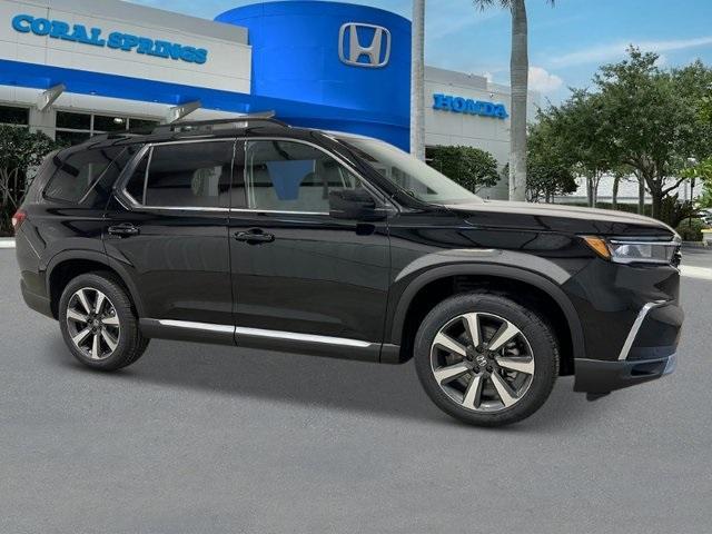 new 2025 Honda Pilot car, priced at $55,205