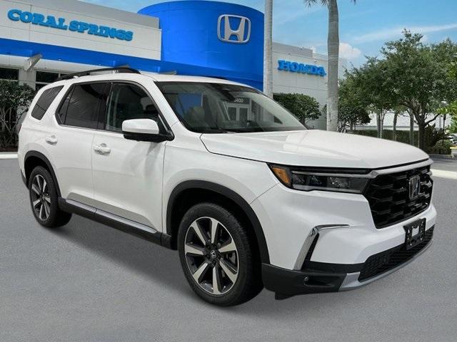 new 2025 Honda Pilot car, priced at $55,715