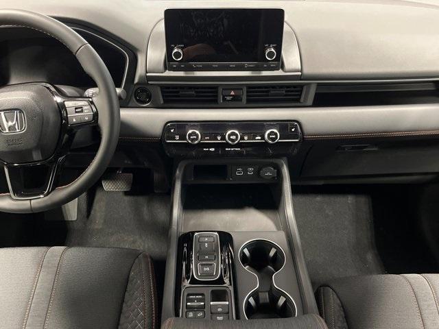 new 2025 Honda Pilot car, priced at $44,205