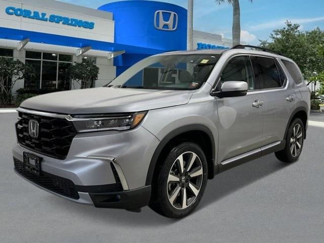 new 2025 Honda Pilot car, priced at $51,050