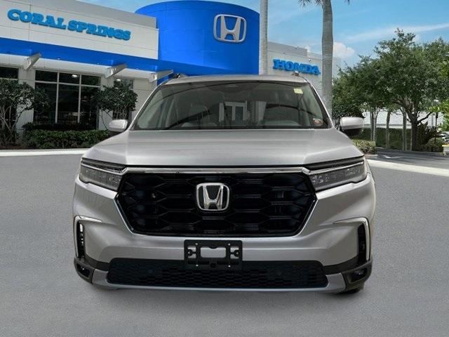 new 2025 Honda Pilot car, priced at $51,050