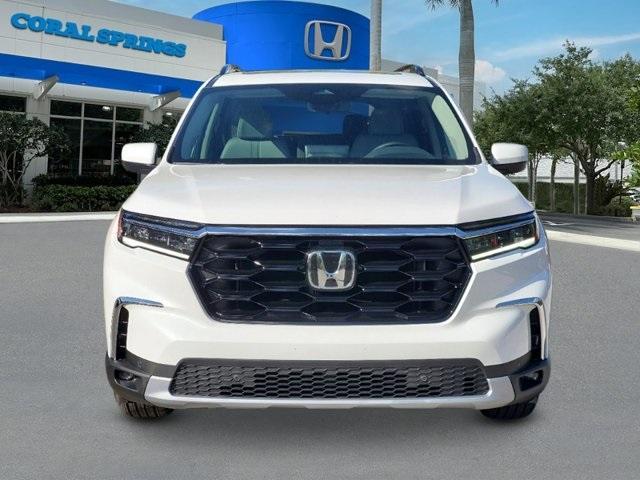 new 2025 Honda Pilot car, priced at $49,350