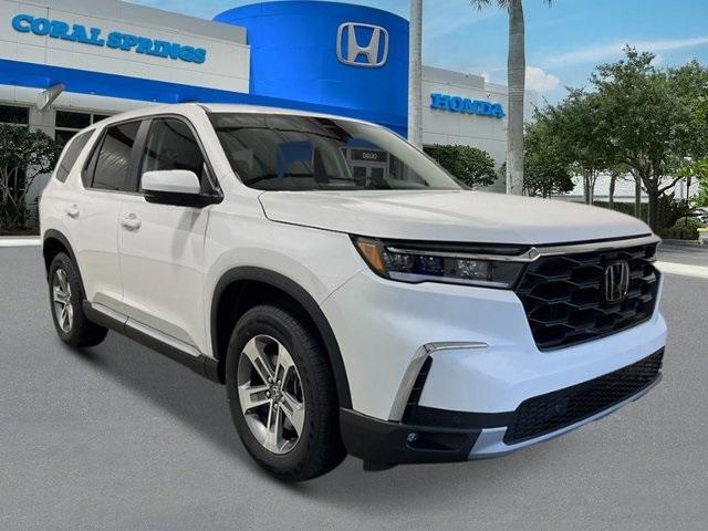 new 2025 Honda Pilot car, priced at $47,550