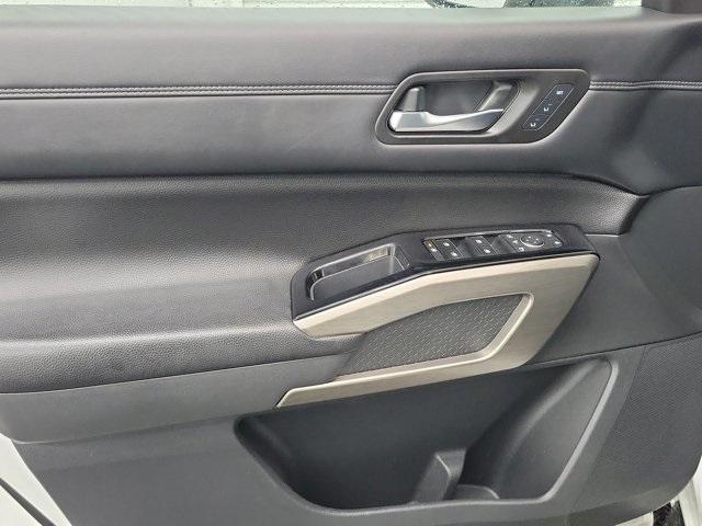 used 2023 Nissan Pathfinder car, priced at $34,290