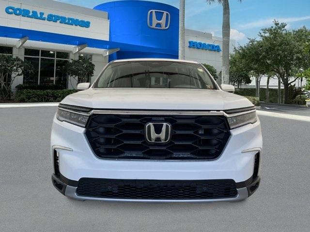new 2025 Honda Pilot car, priced at $47,505