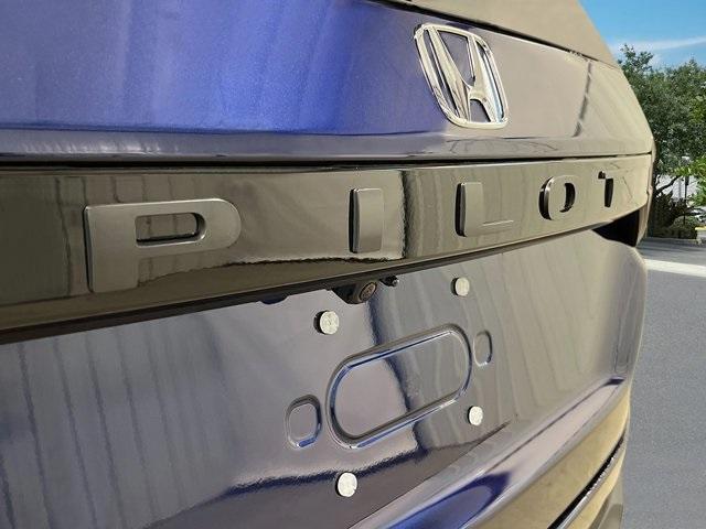 new 2025 Honda Pilot car, priced at $46,995