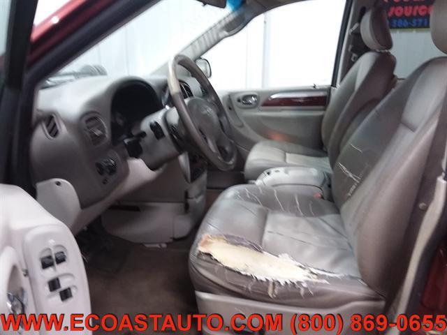 used 2007 Chrysler Town & Country car, priced at $995