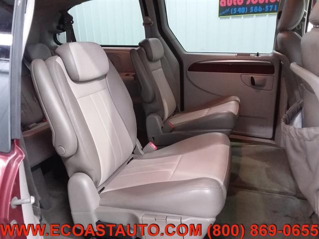 used 2007 Chrysler Town & Country car, priced at $995