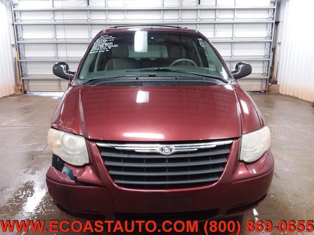 used 2007 Chrysler Town & Country car, priced at $995