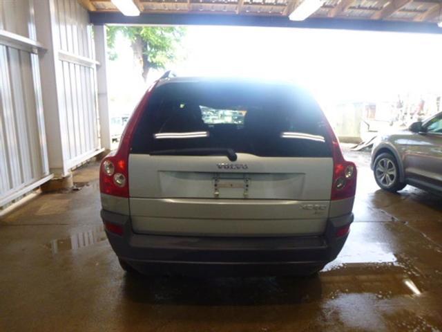 used 2004 Volvo XC90 car, priced at $1,995