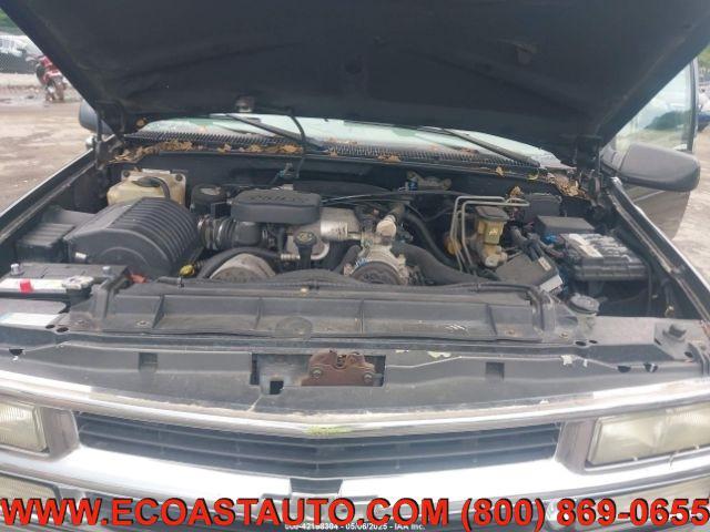 used 1999 Chevrolet Suburban car, priced at $3,795