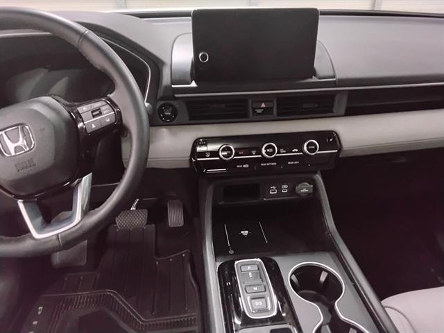 used 2023 Honda Pilot car, priced at $24,995