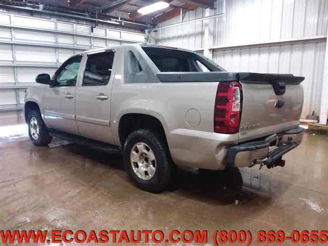 used 2007 Chevrolet Avalanche car, priced at $3,795