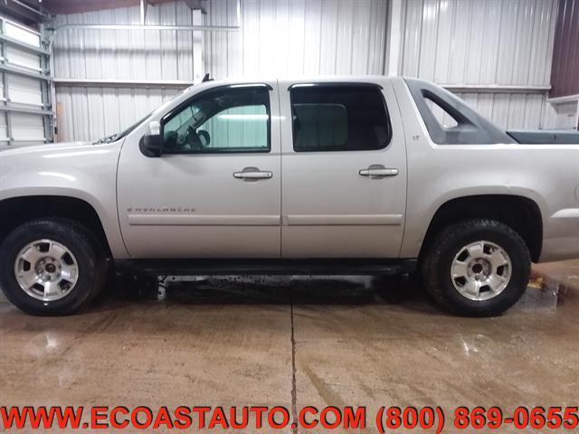 used 2007 Chevrolet Avalanche car, priced at $3,795