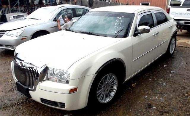 used 2009 Chrysler 300 car, priced at $3,995