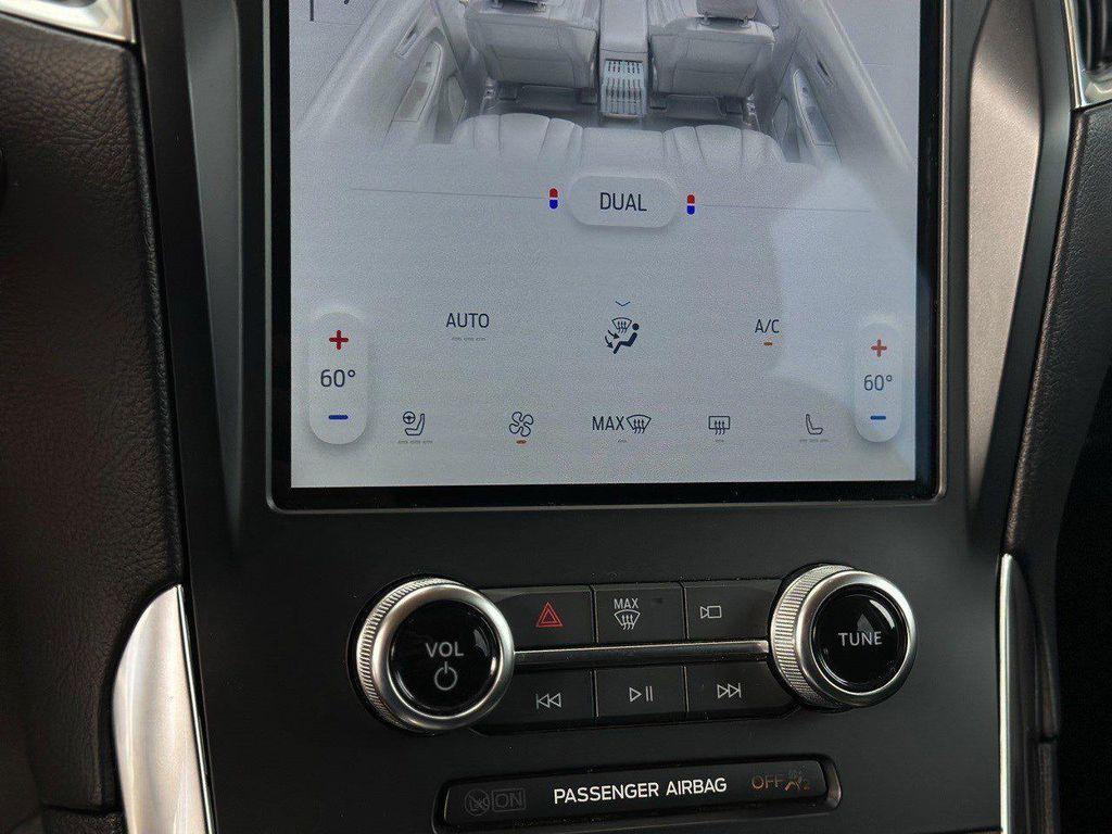 used 2024 Ford Edge car, priced at $25,411