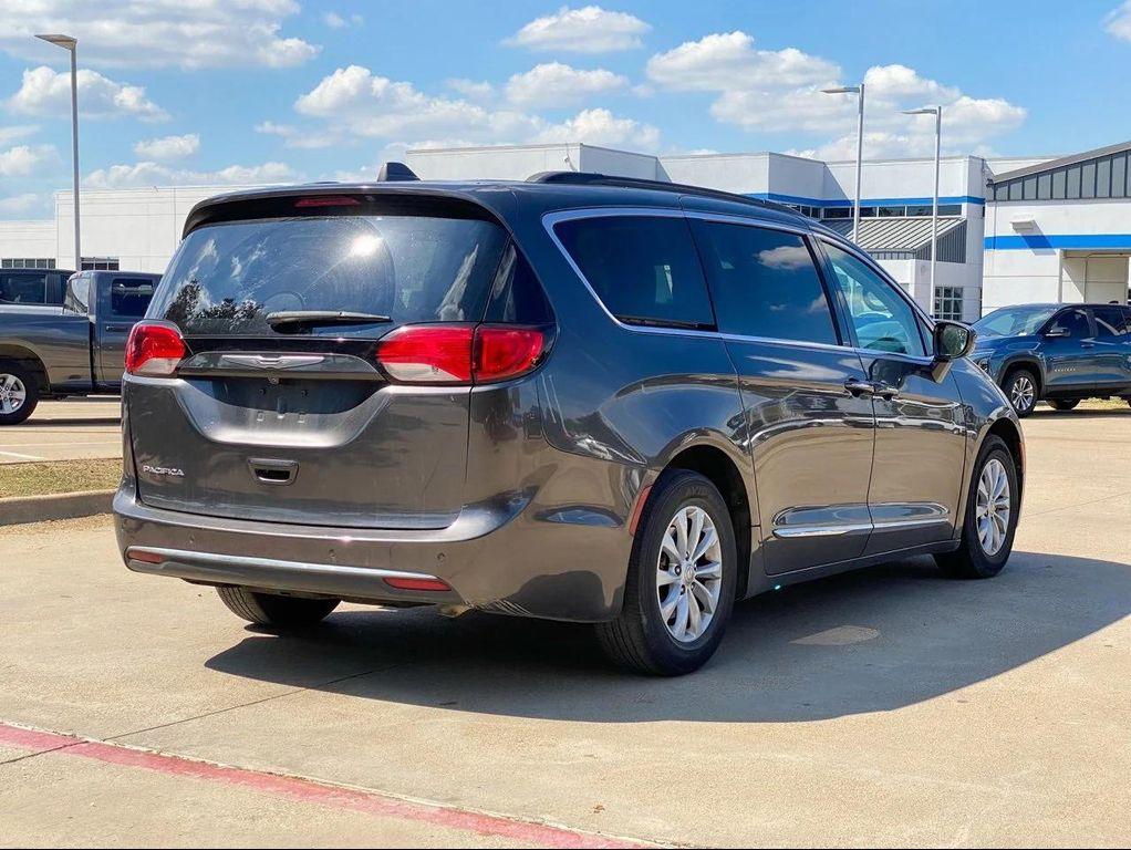 used 2017 Chrysler Pacifica car, priced at $14,987
